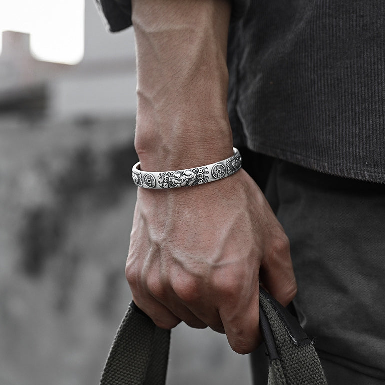 Vintage lucky bracelet