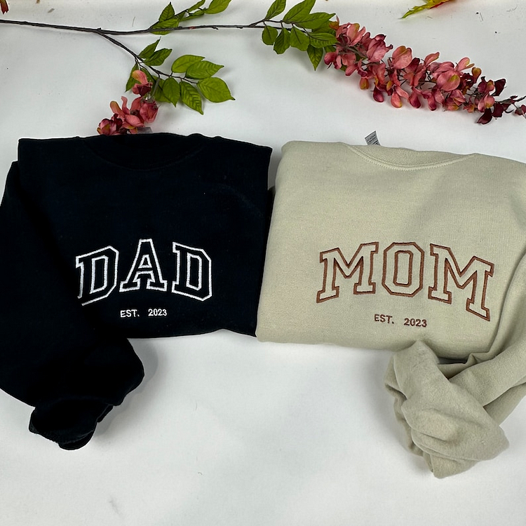 Personalized Mama/Dad Embroidered Sweatshirt, Custom Mom/Dad Embroidery Hoodie